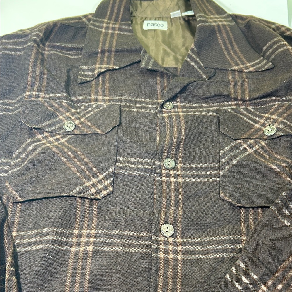 Basco Men’s brown plaid long sleeve shirt L